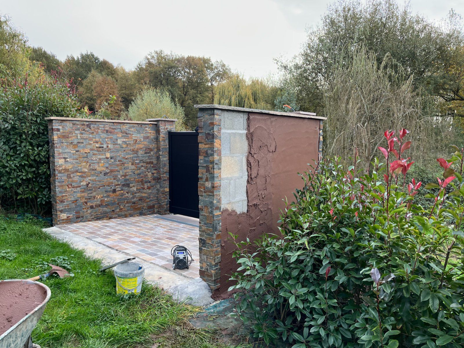 Pose de pavés en pierre naturelle à Lavernat dans la Sarthe — Extérieur à Lavernat — photo 4 sur 10