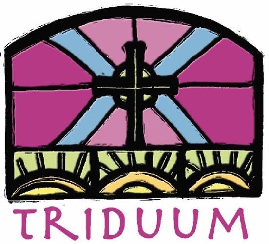 Un vitrail de plusieurs couleurs avec inscrit Triduum en dessous
