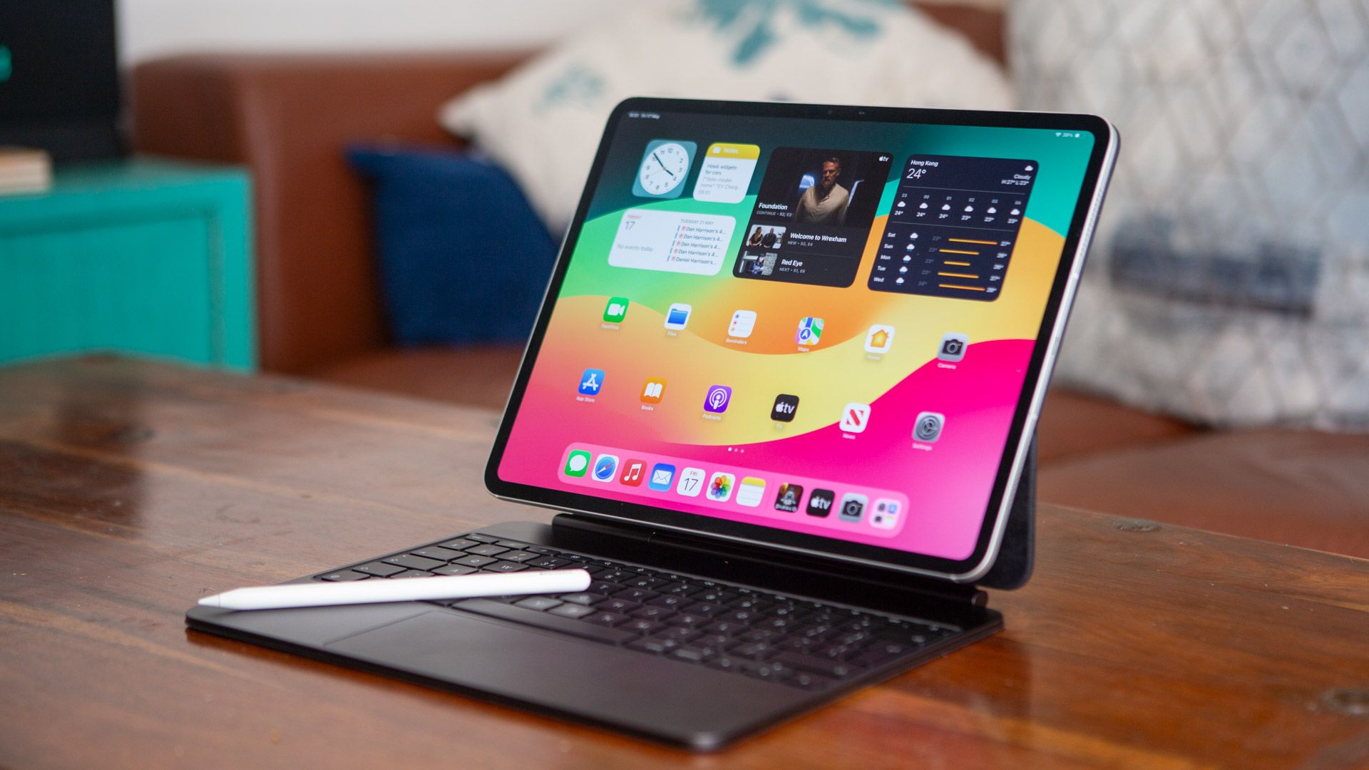 Apple iPad Pro 13-Inch (M4 Silicon) - View 1