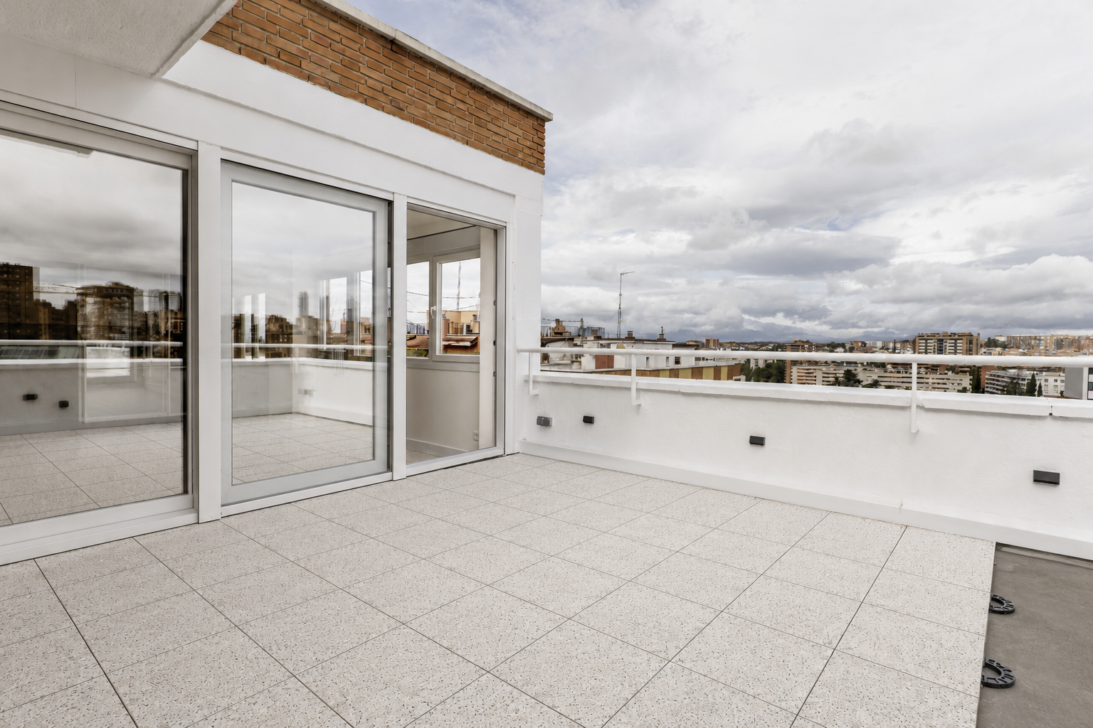 Blanco Capital 40x40 Reforzado en uso