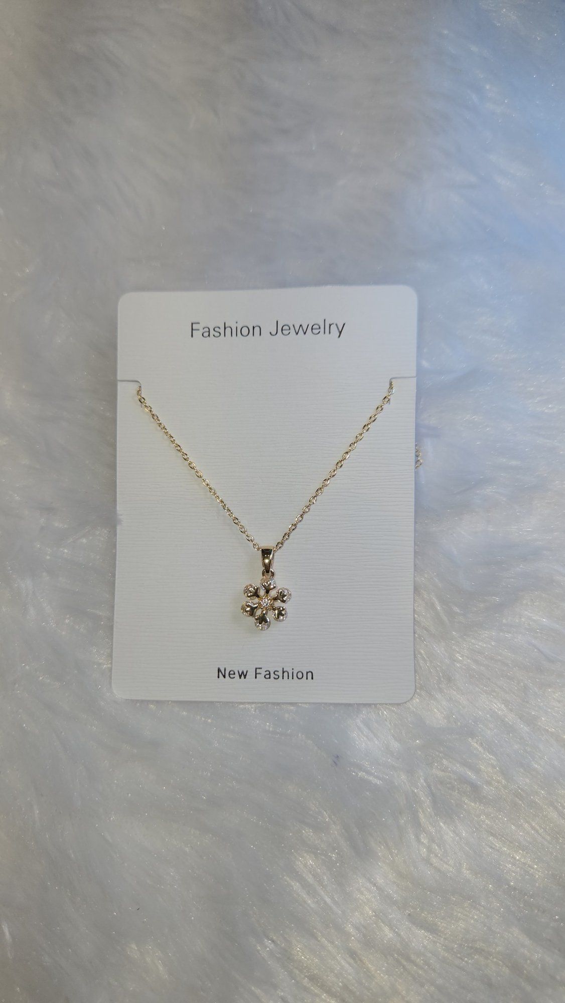Rose gold snowflake pendant chain *