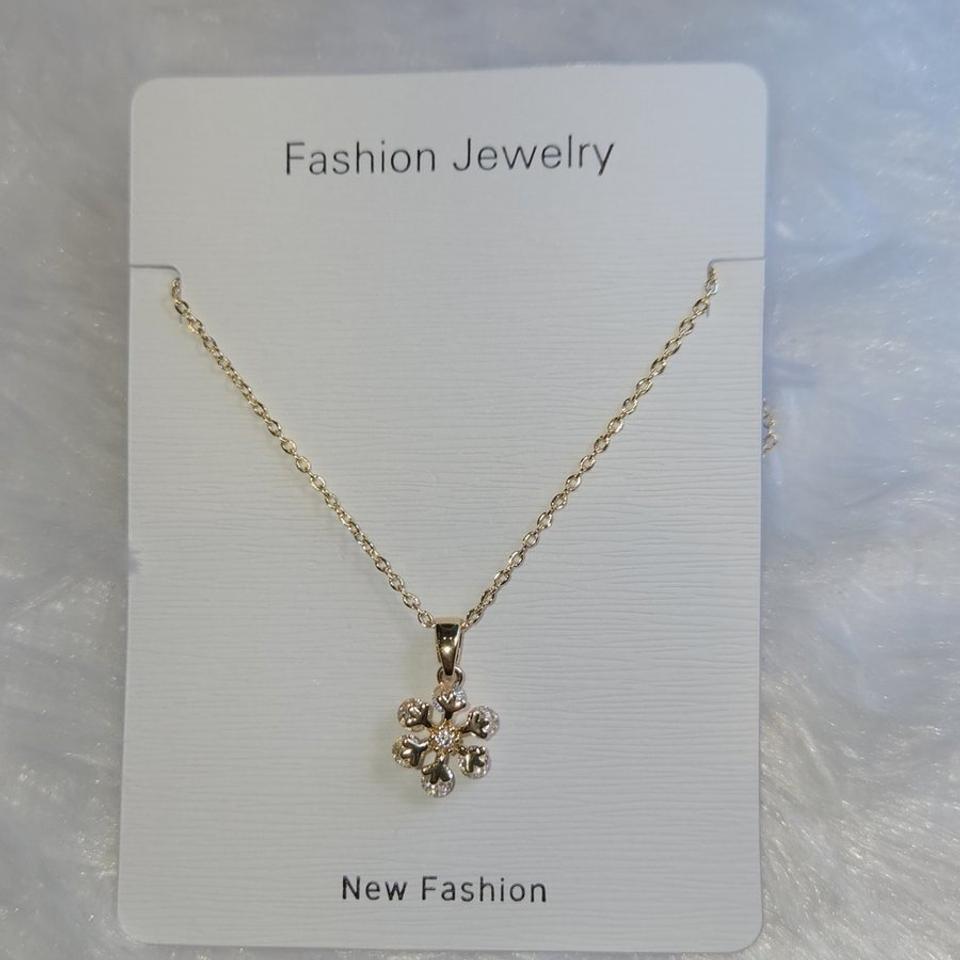 Rose gold snowflake pendant chain *