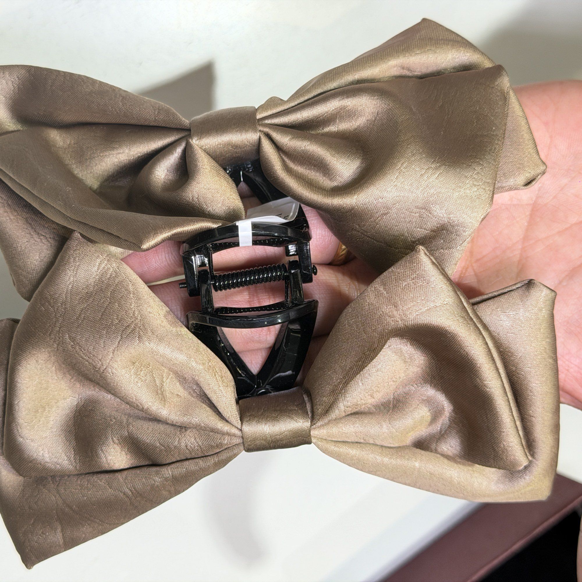 Satin bow hair clutcher, champagne