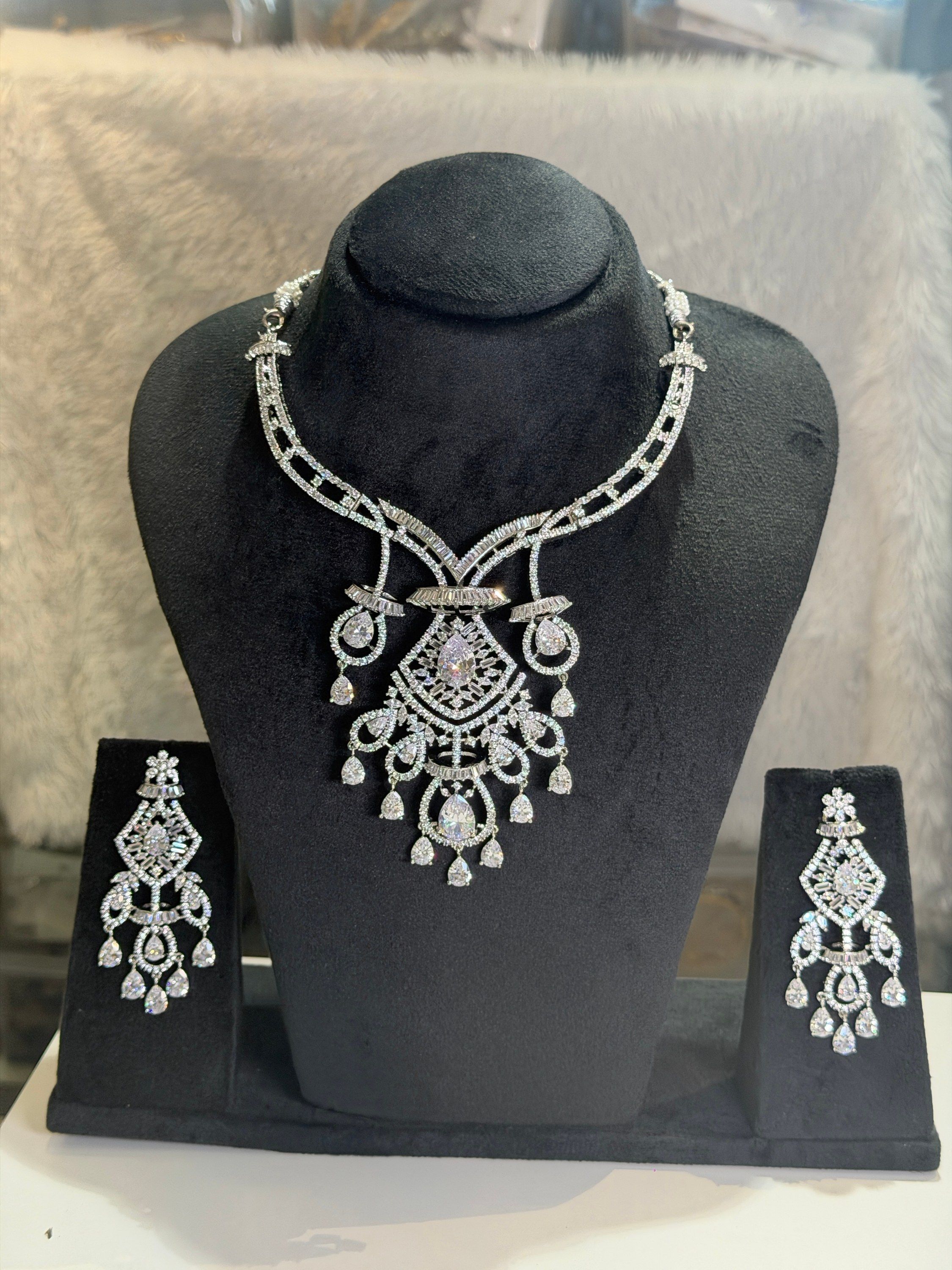 Silver-tone statement necklace set