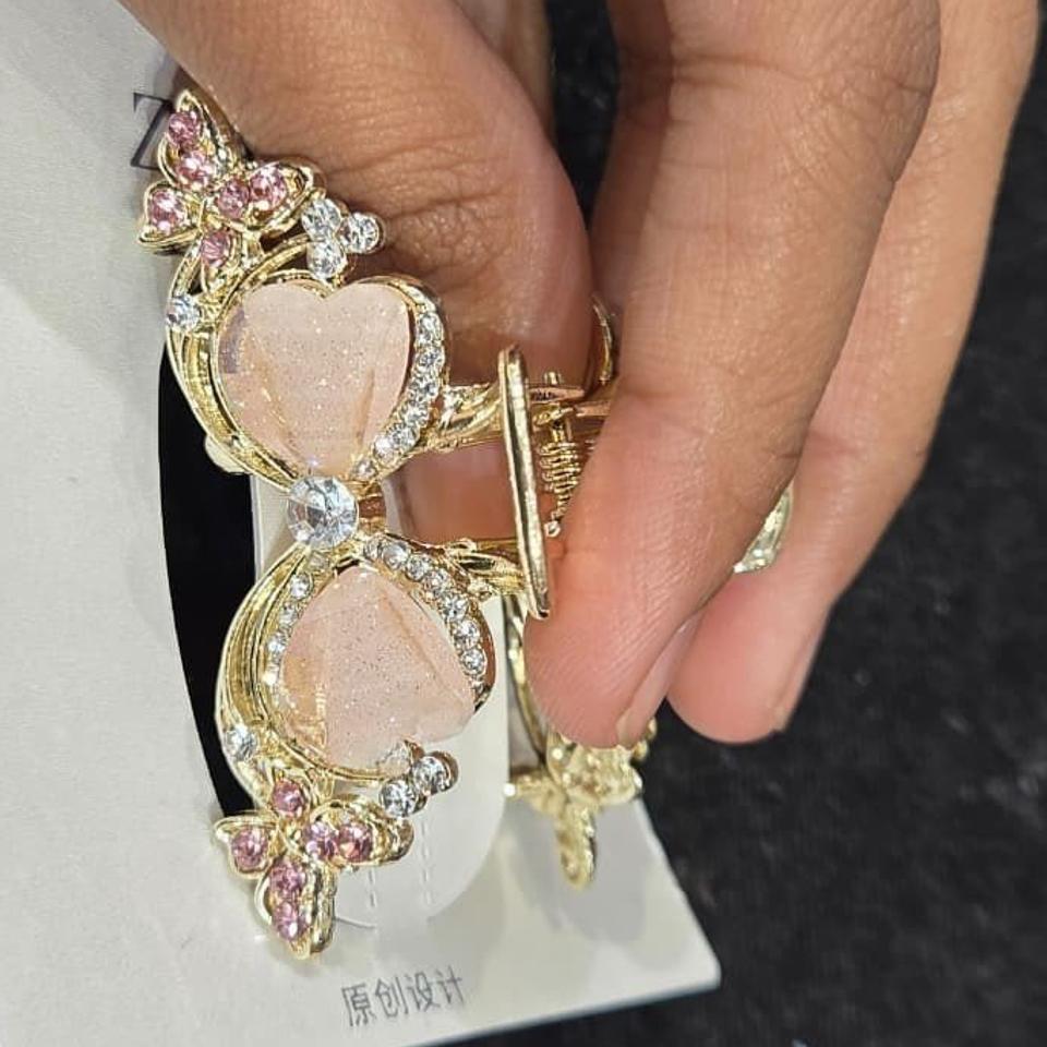 Pink heart stone claw clip *