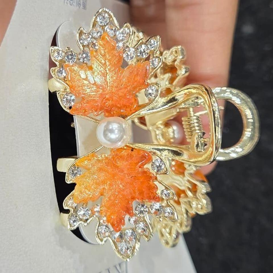Orange maple leaf claw clip *