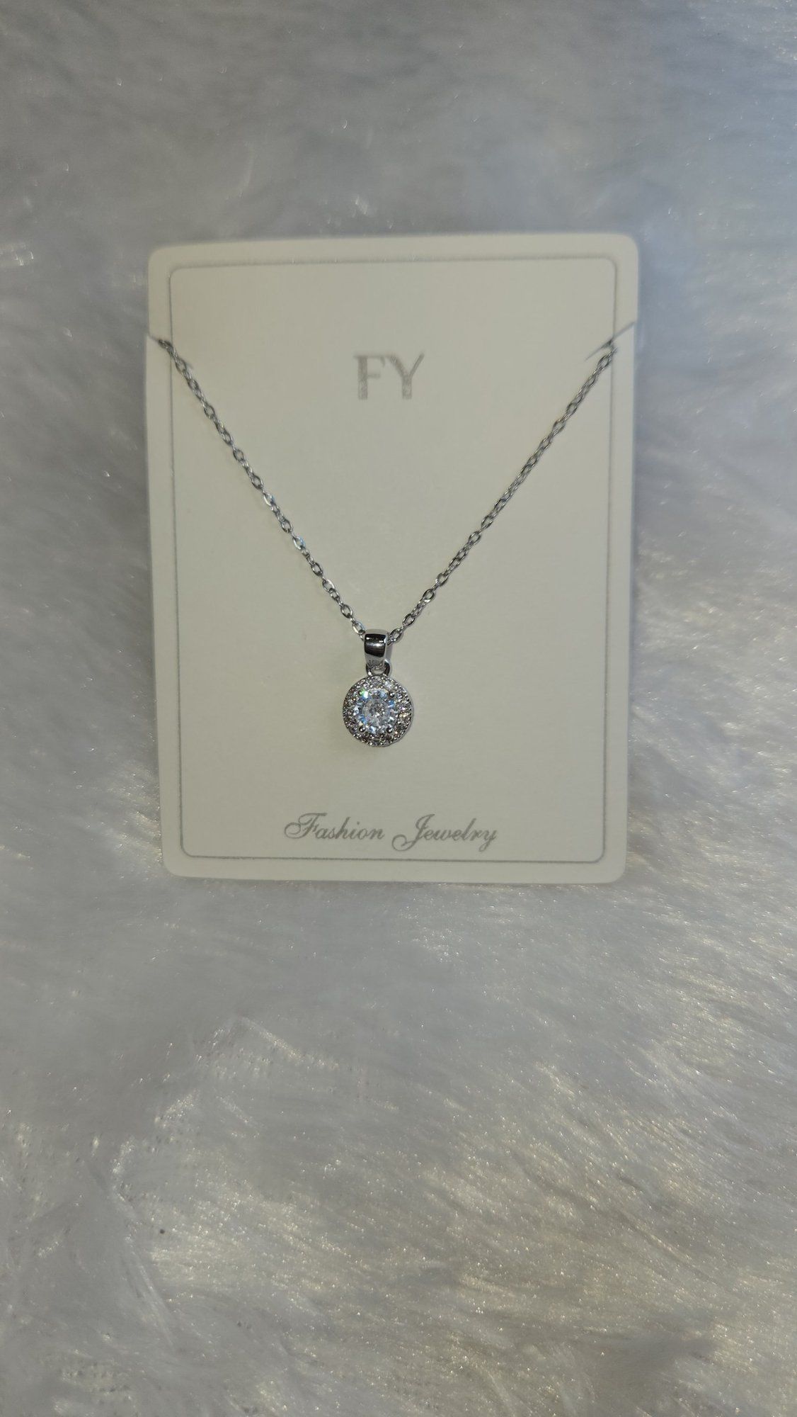 Silver halo solitaire pendant chain *