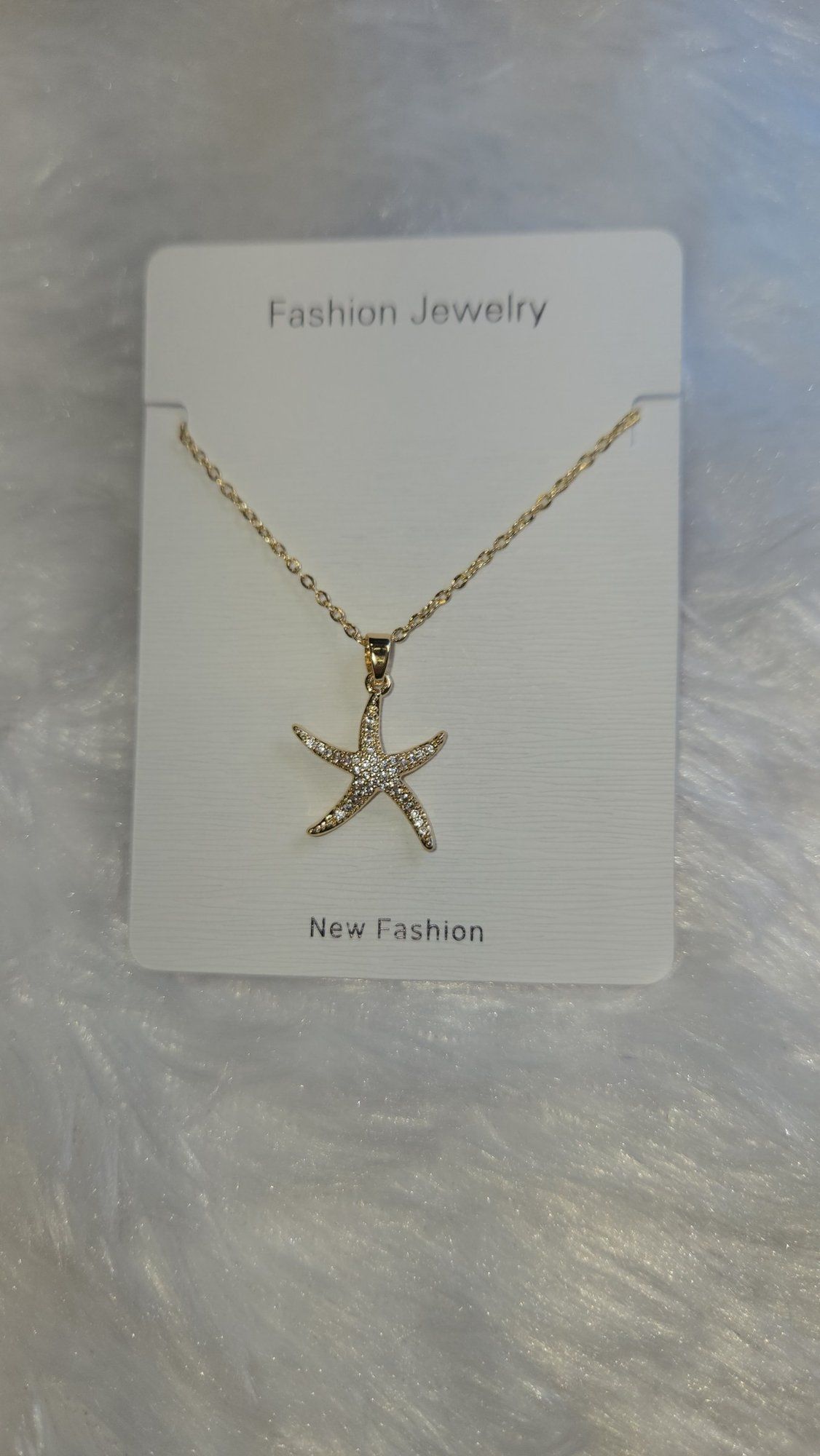 Gold starfish pendant chain *