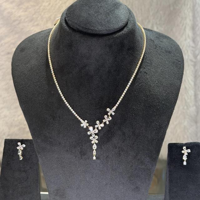 Flower Y-drop chain with studs