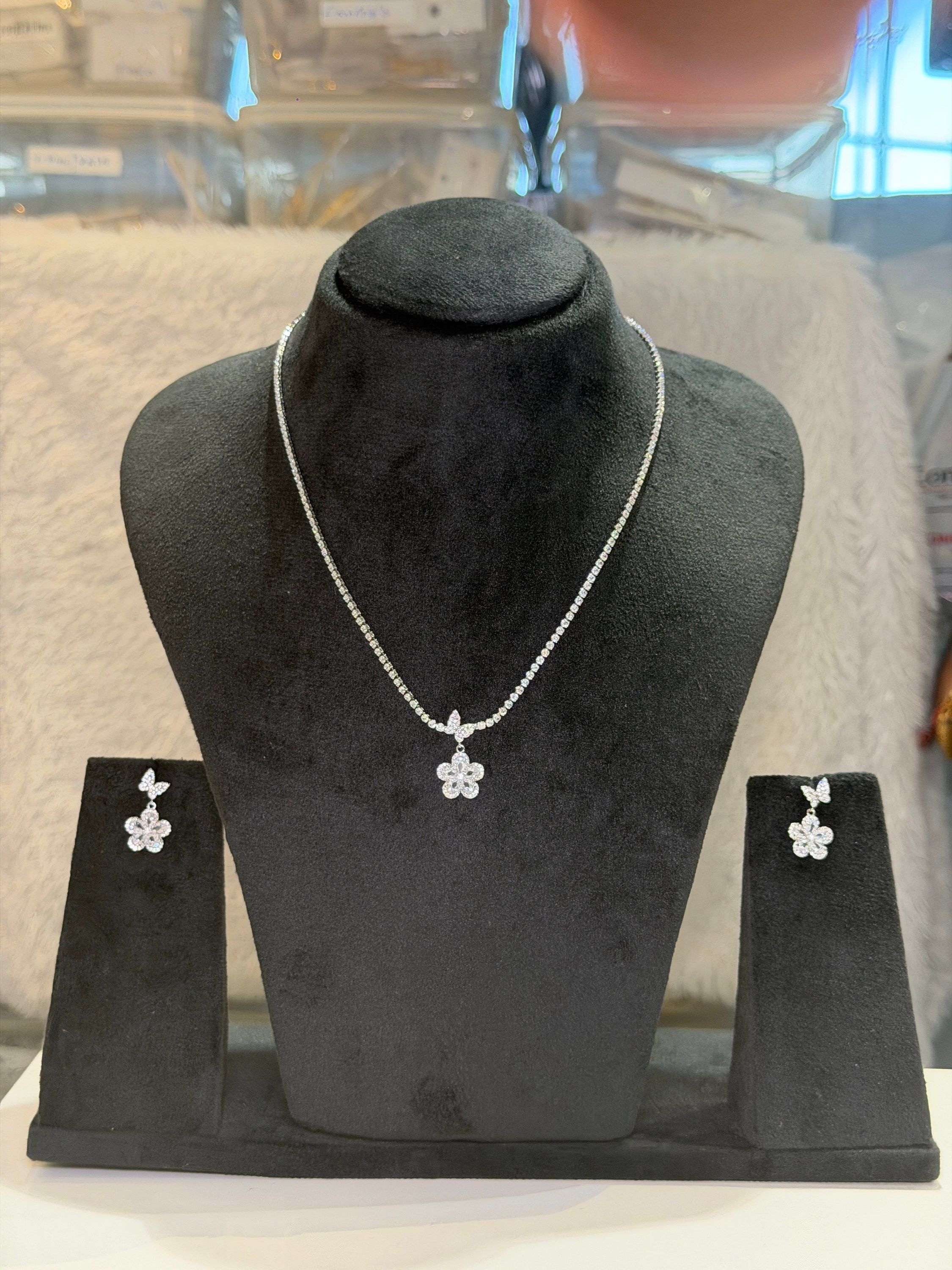 Flower pendant chain set