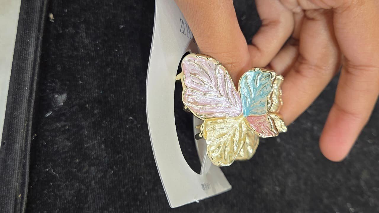 Pastel leaf butterfly claw clip *