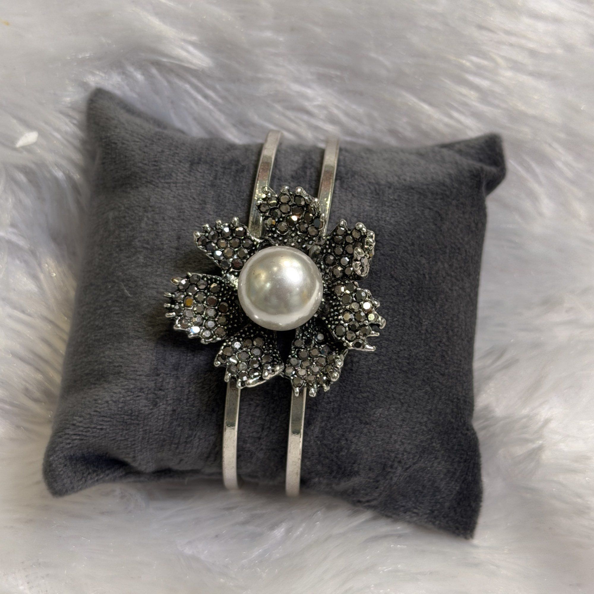 Pearl flower cuff, oxidised