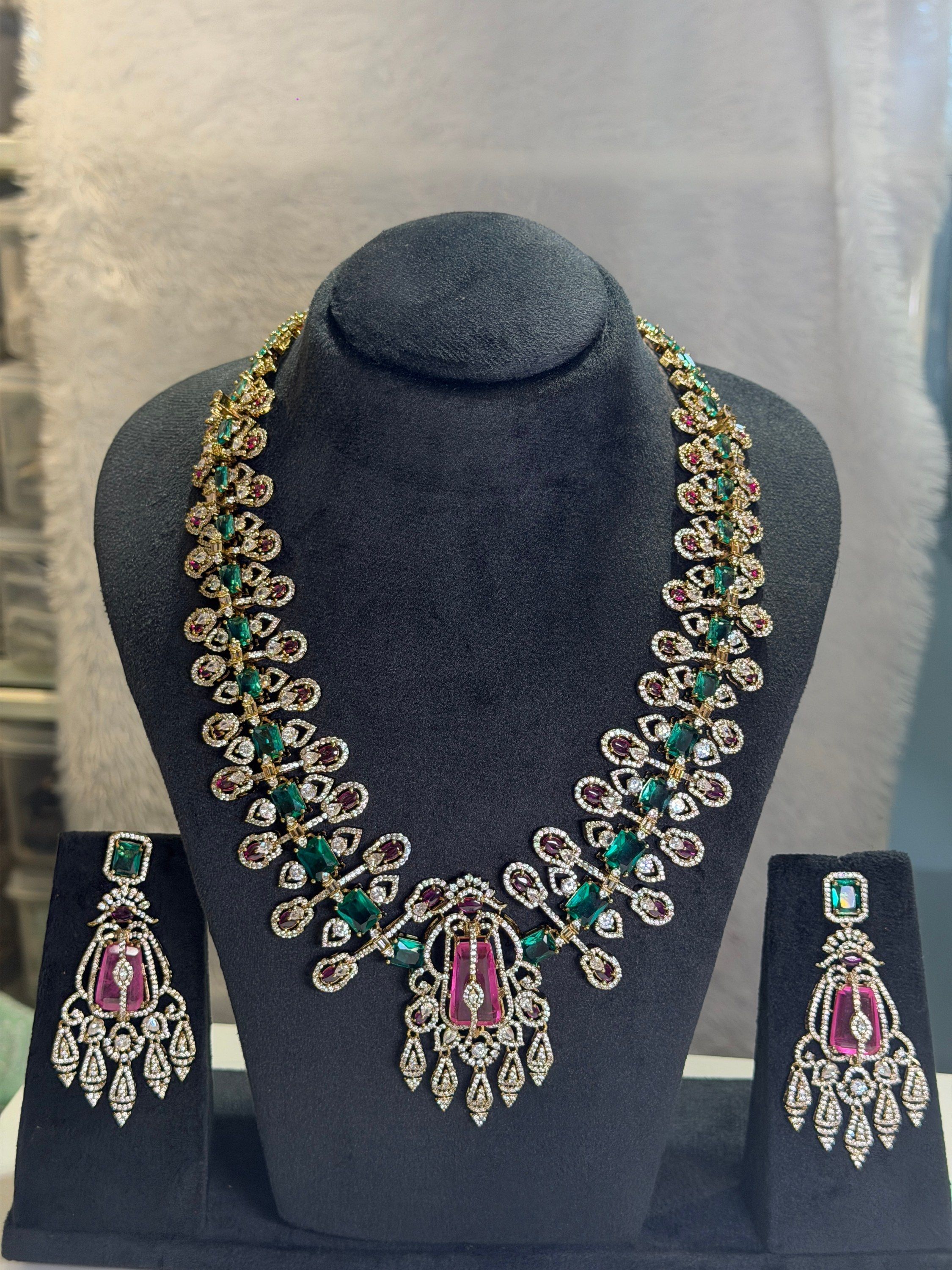 Emerald and ruby stone necklace set