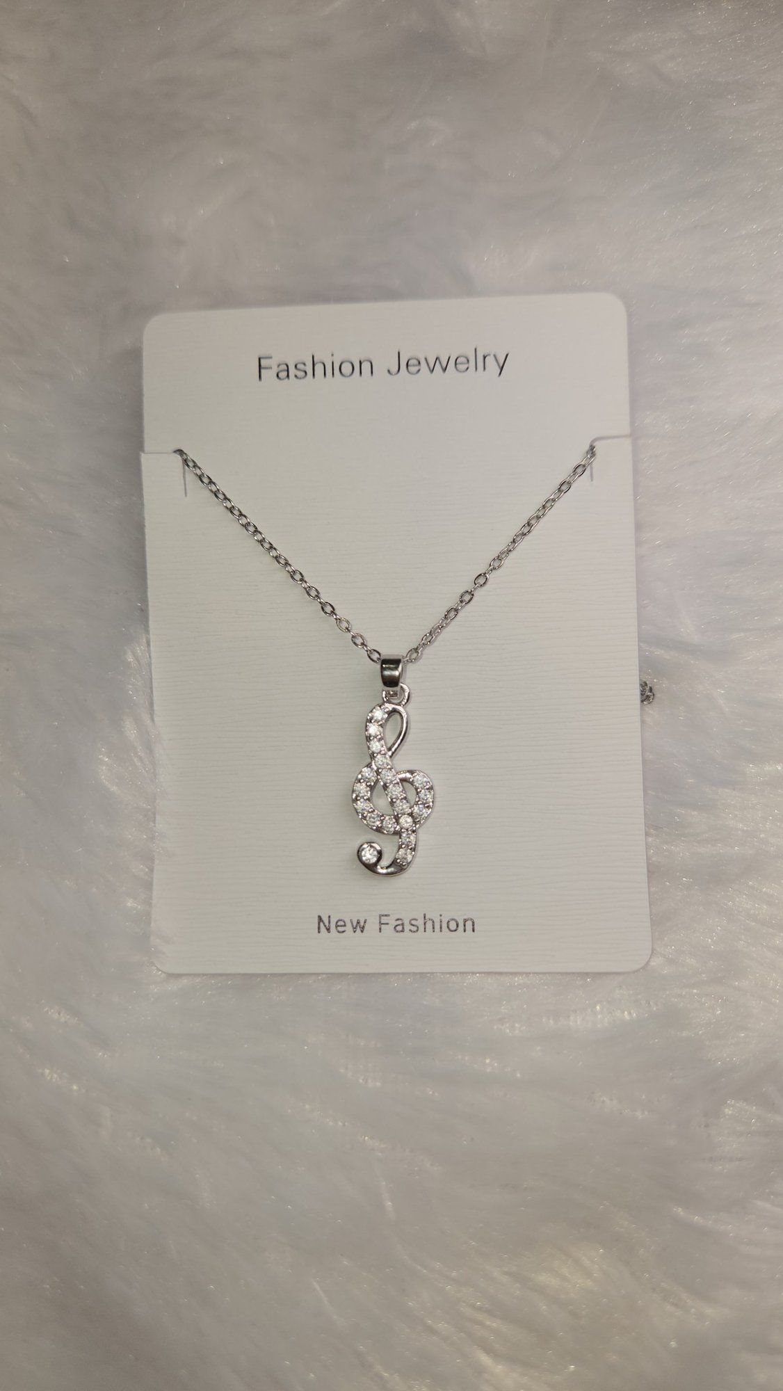 Silver music note pendant chain *