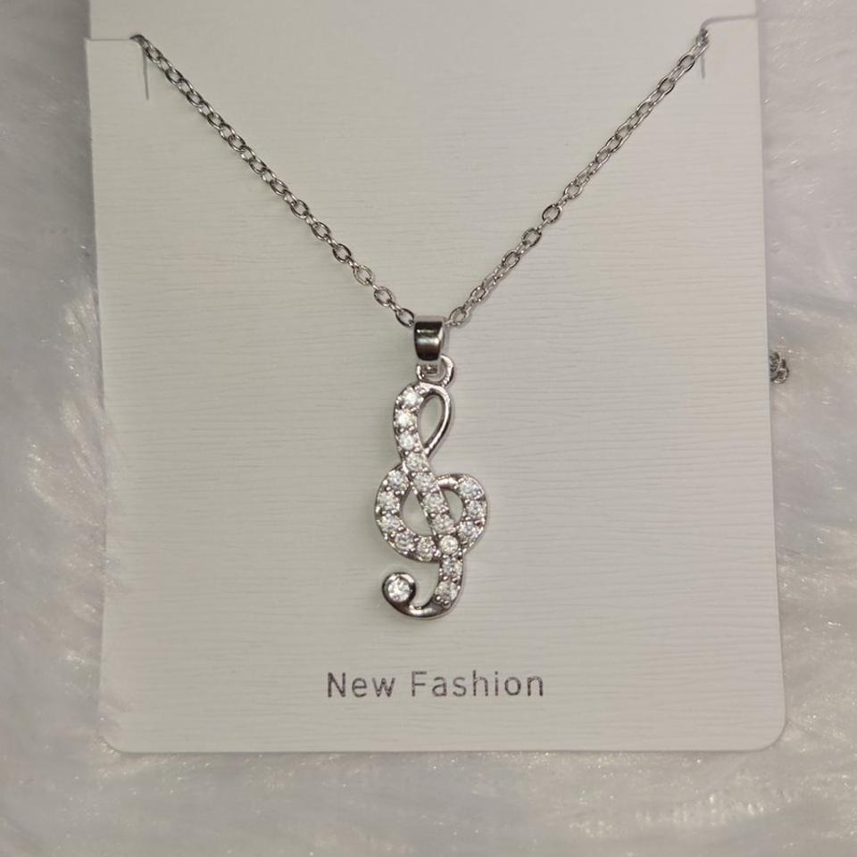 Silver music note pendant chain *