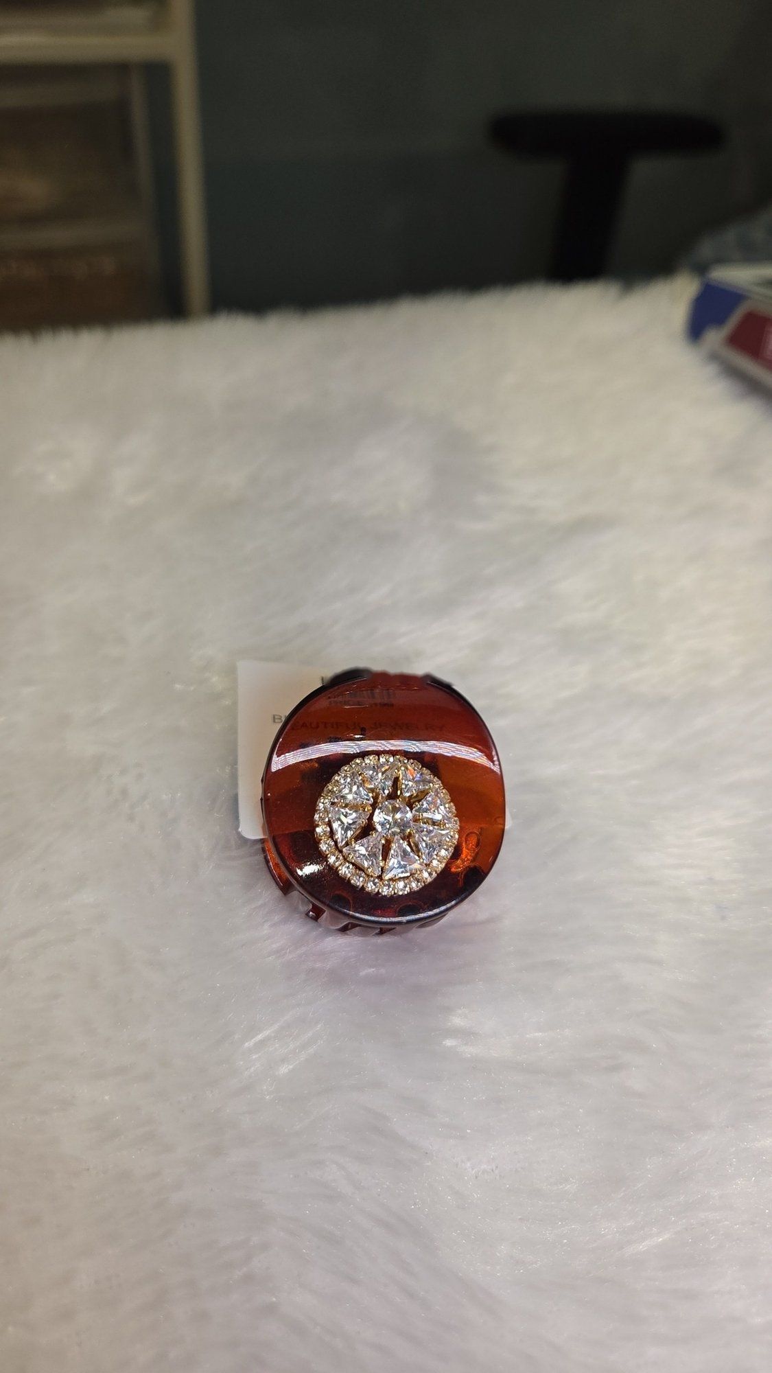 Amber round claw clip with stone flower *
