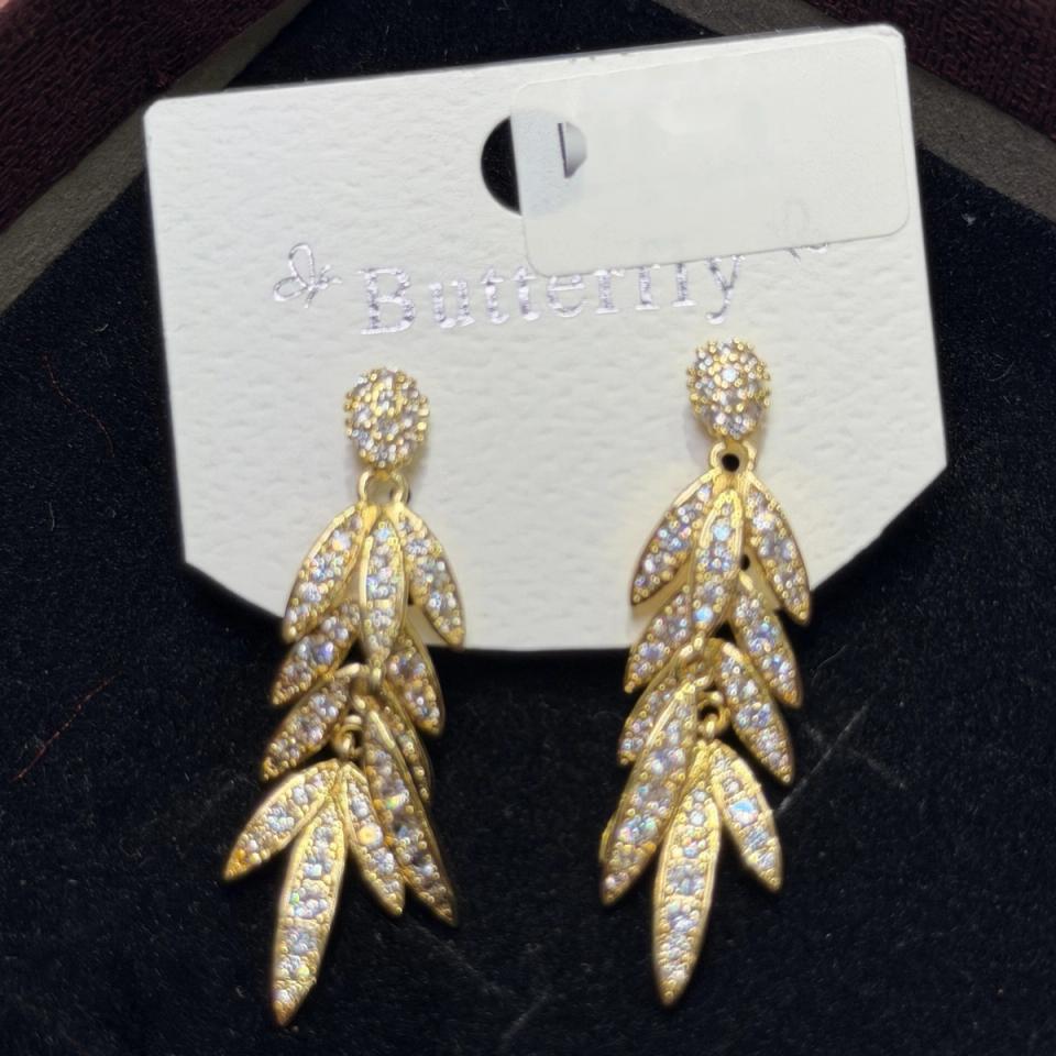 Leaf stone drop earrings