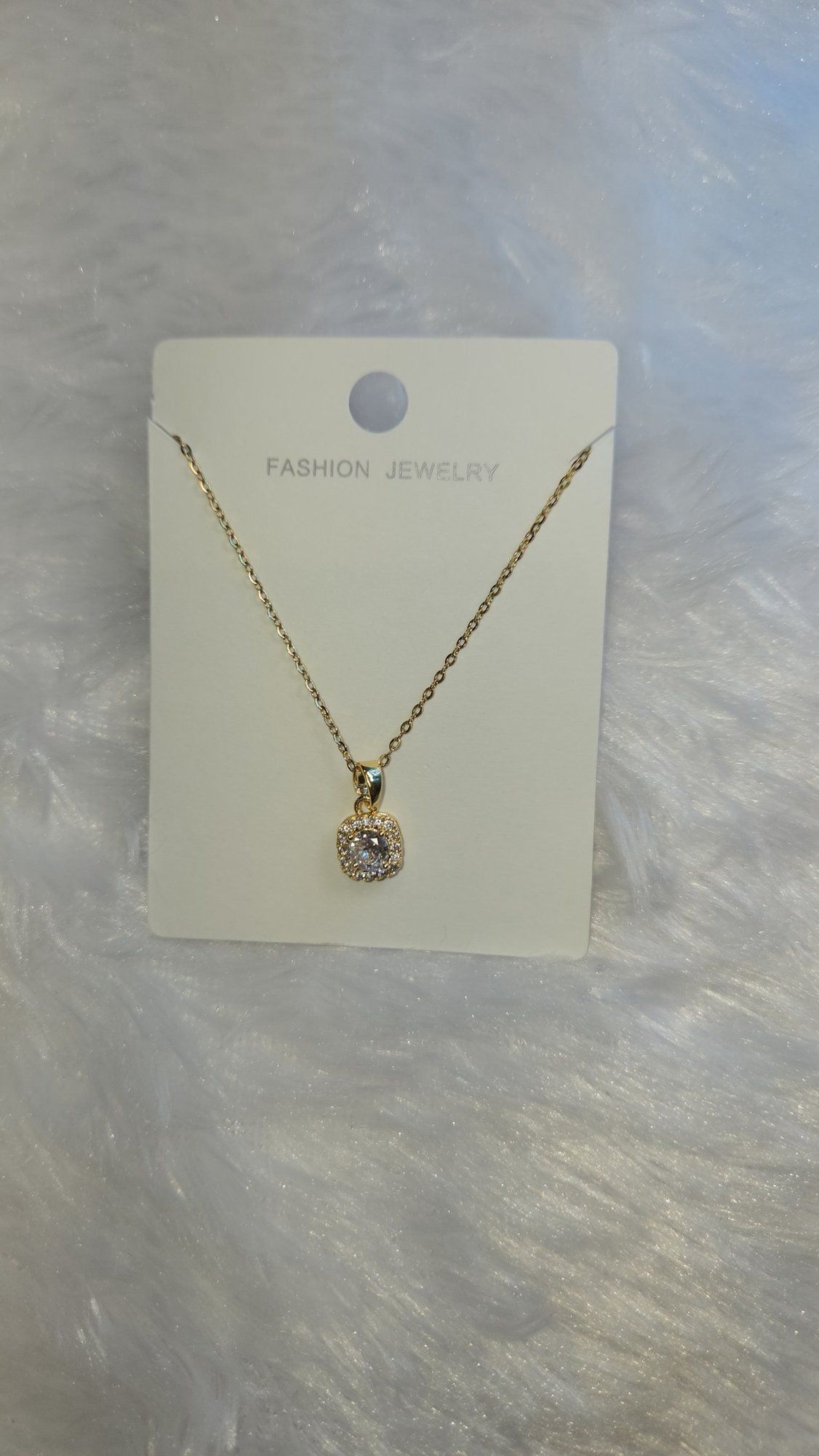 Gold square solitaire pendant chain *