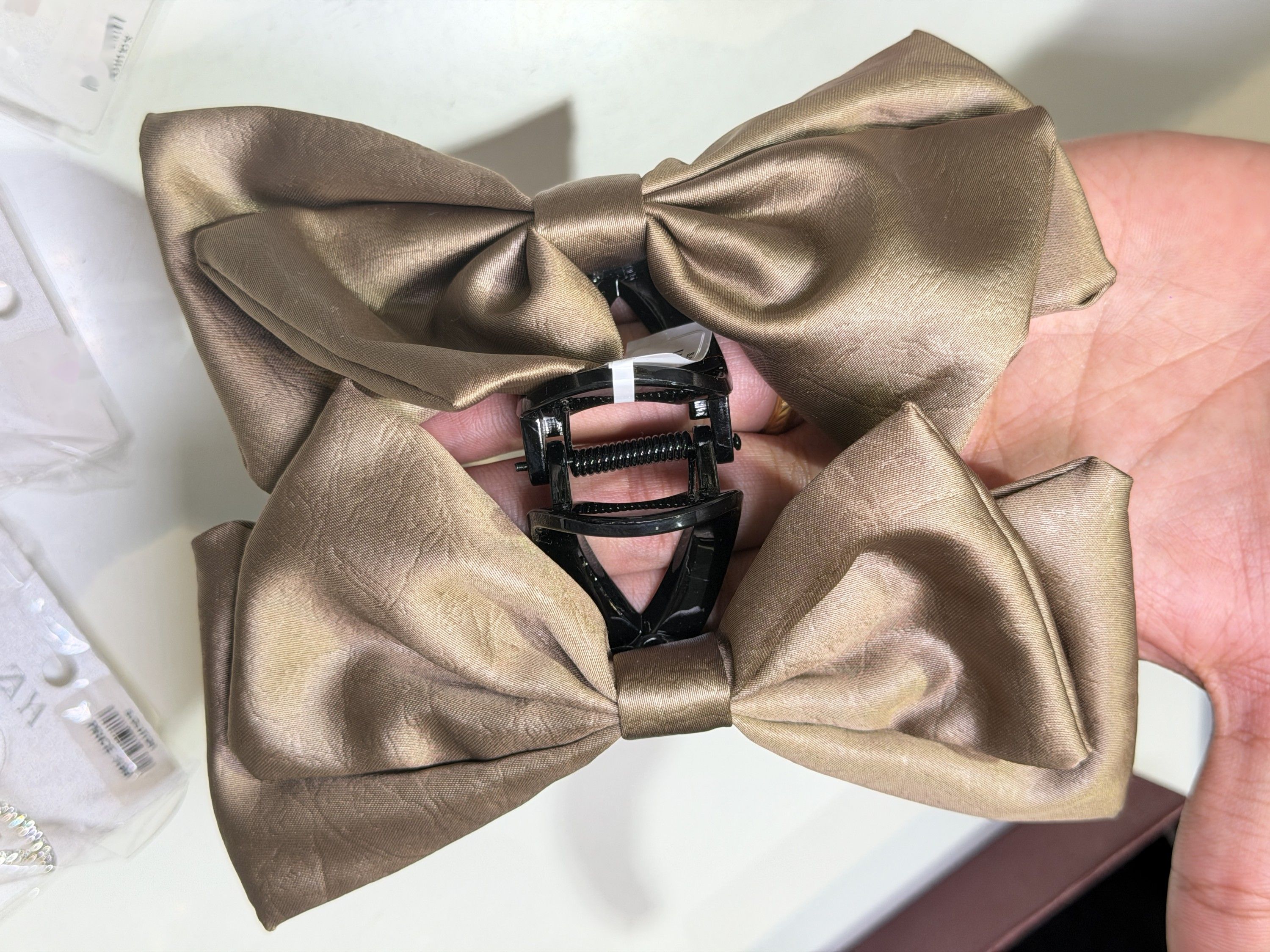 Satin bow hair clutcher, champagne