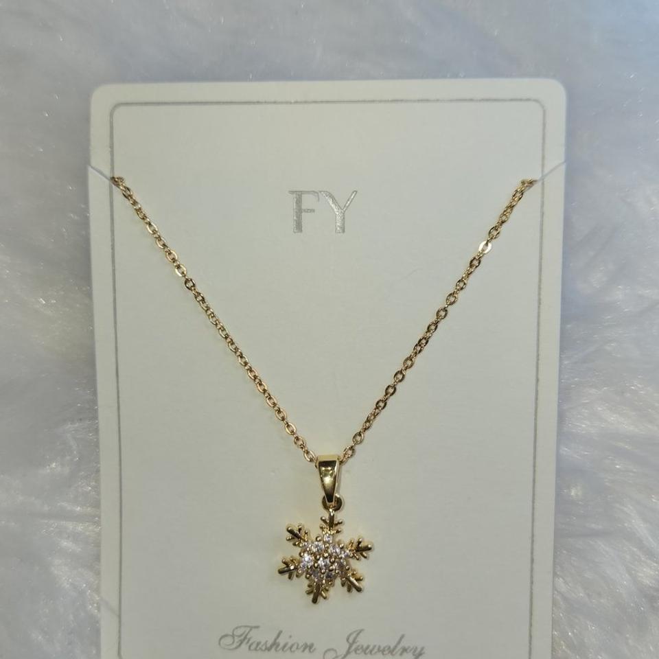 Gold snowflake pendant chain *