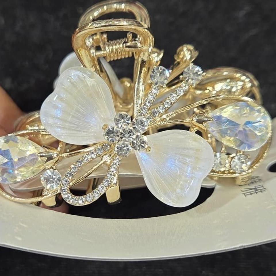 White butterfly crystal claw clip *