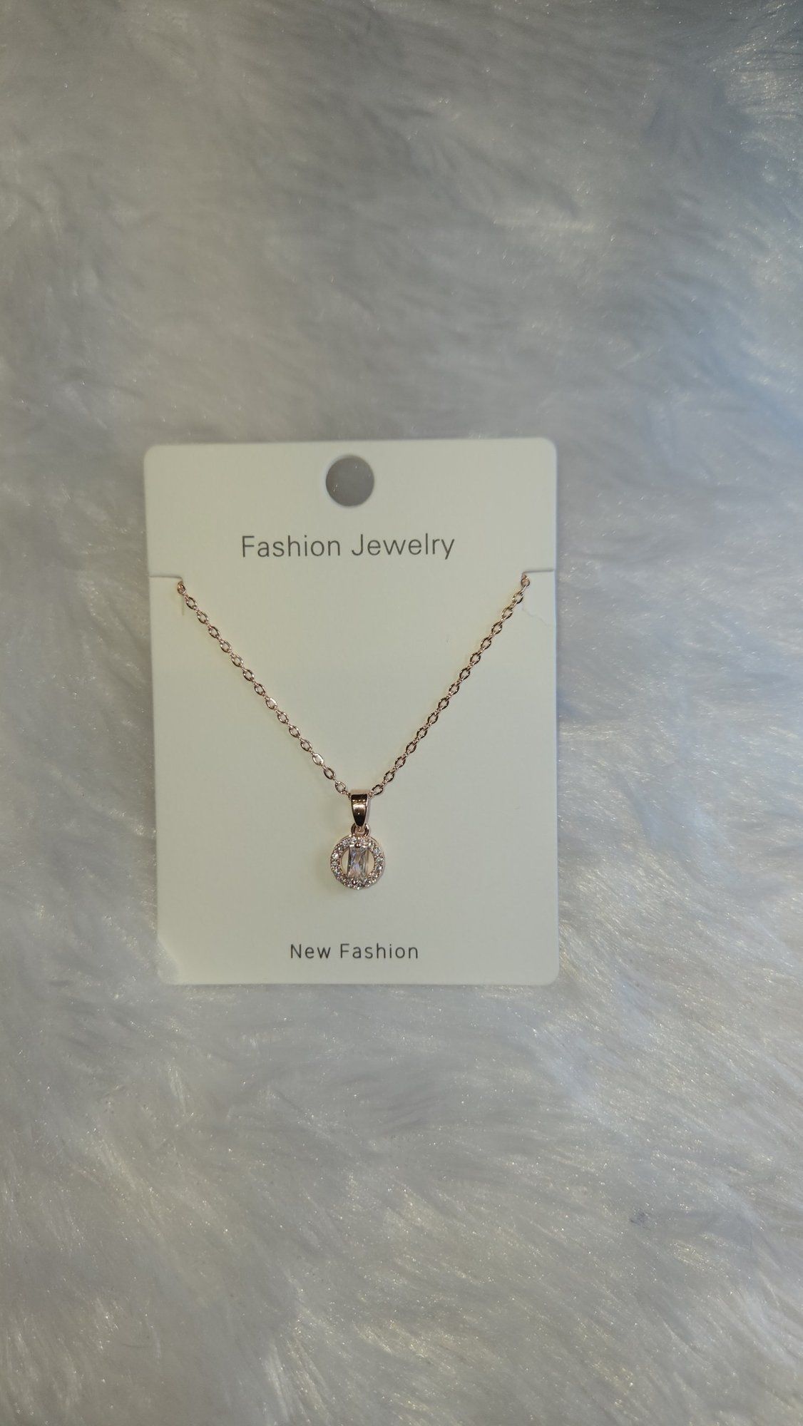Rose gold round stone pendant chain *