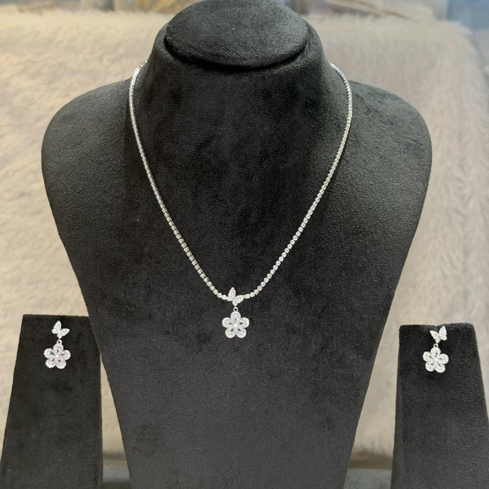 Flower pendant chain set