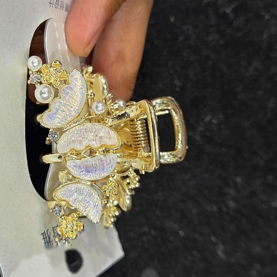 Gold moon and pearl claw clip *