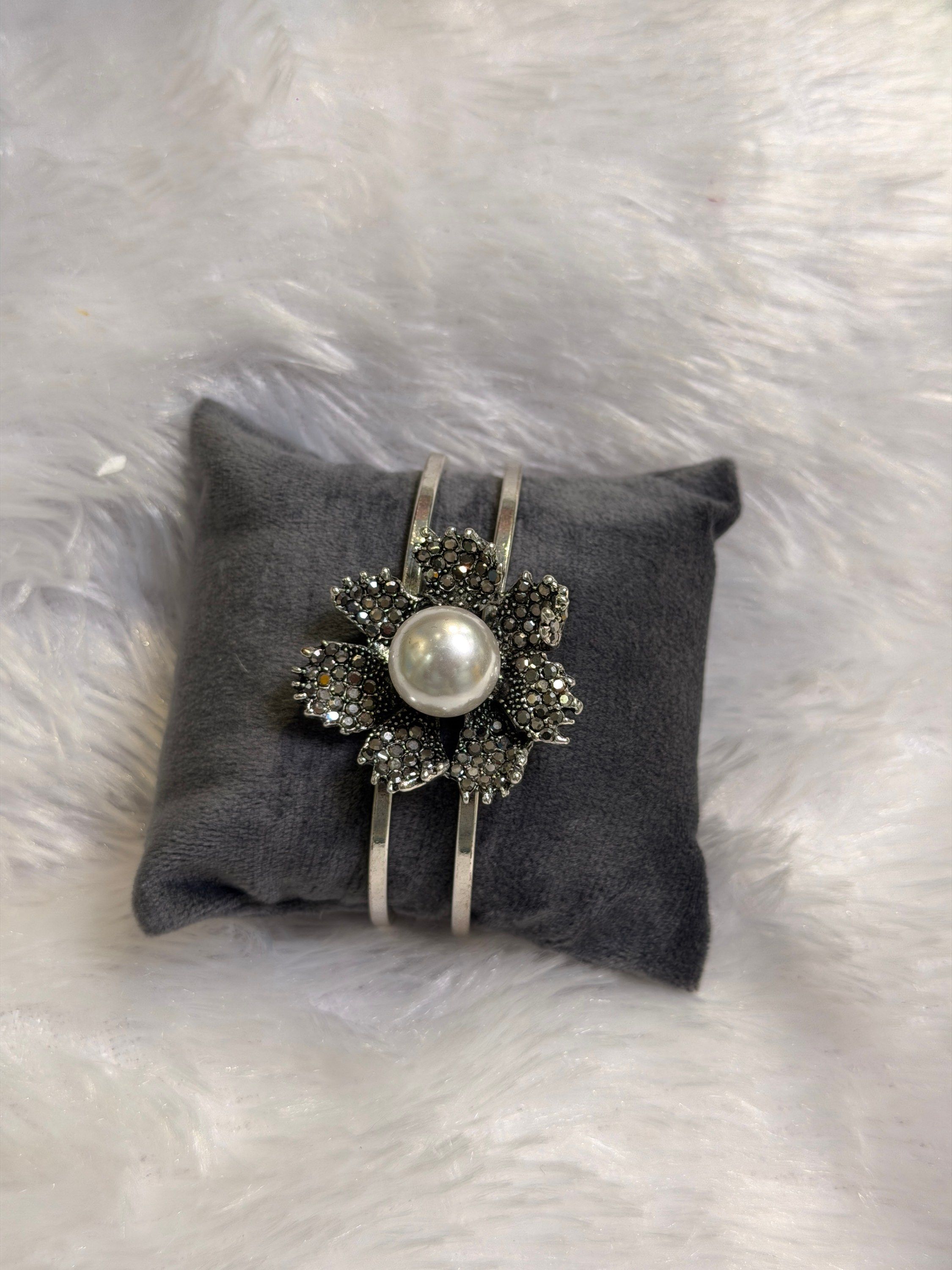 Pearl flower cuff, oxidised
