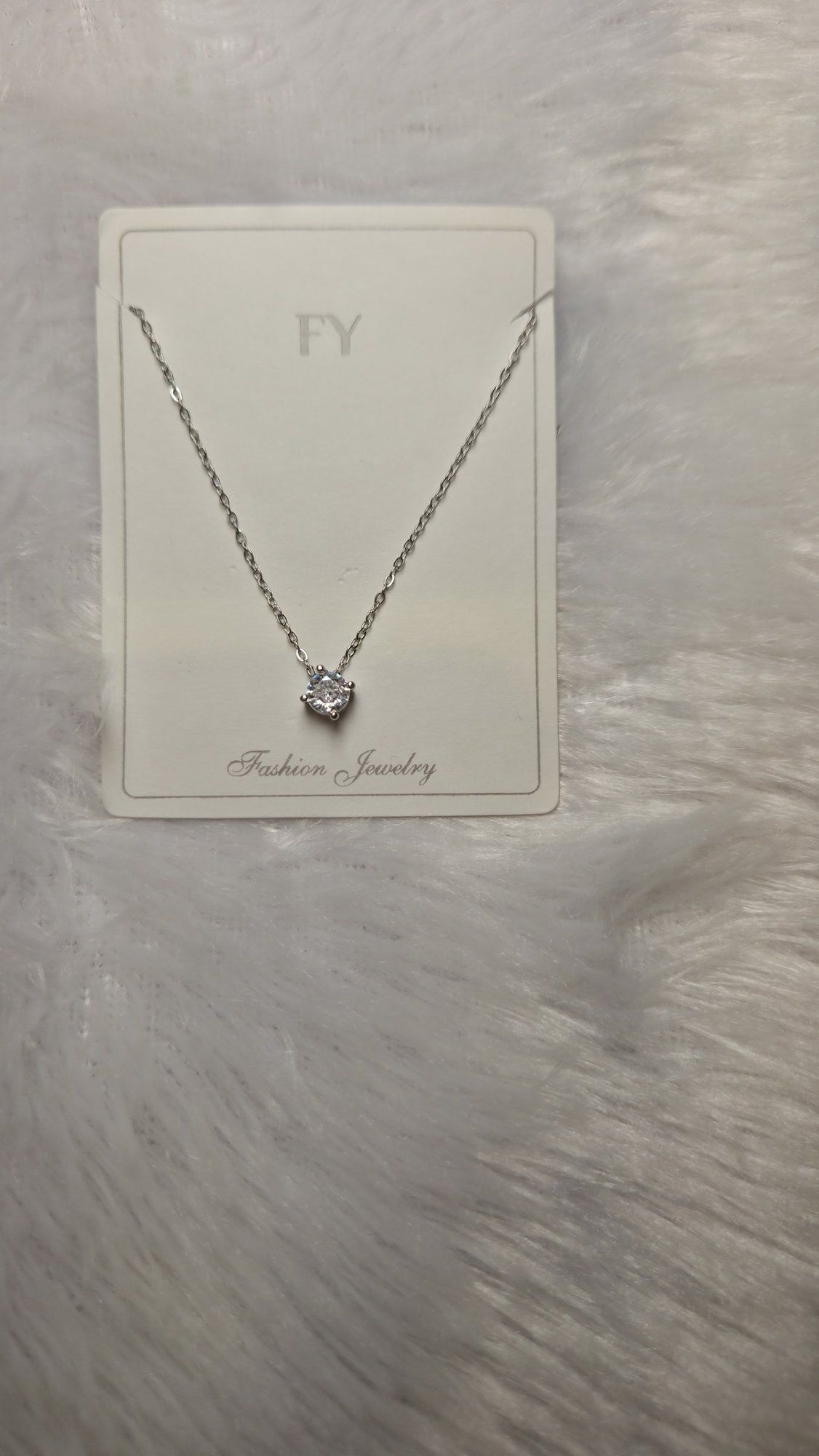 Silver solitaire pendant chain *