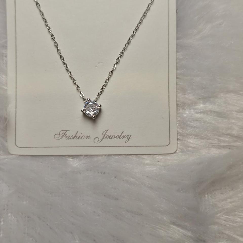 Silver solitaire pendant chain *