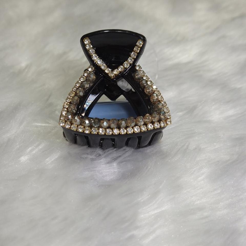 Black cross claw clip with stones *