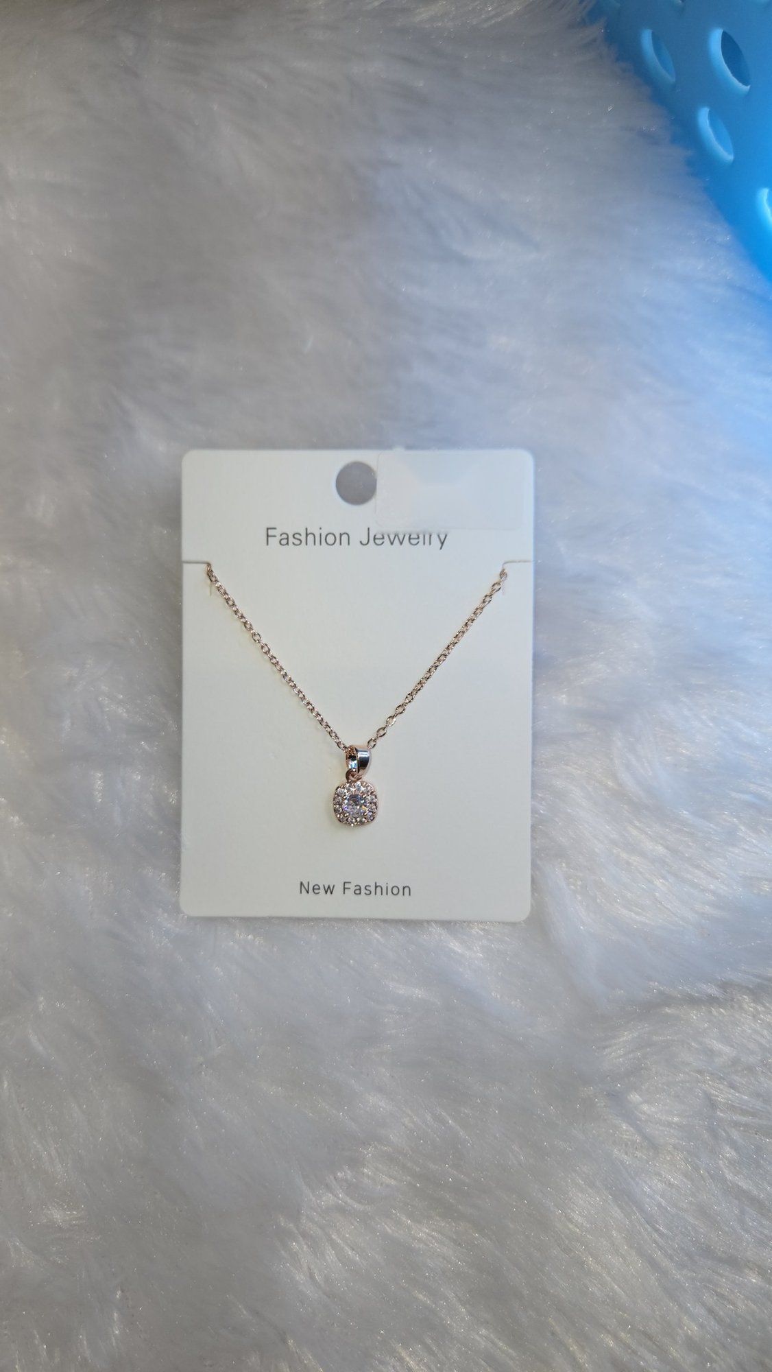Rose gold sparkle disc pendant chain *