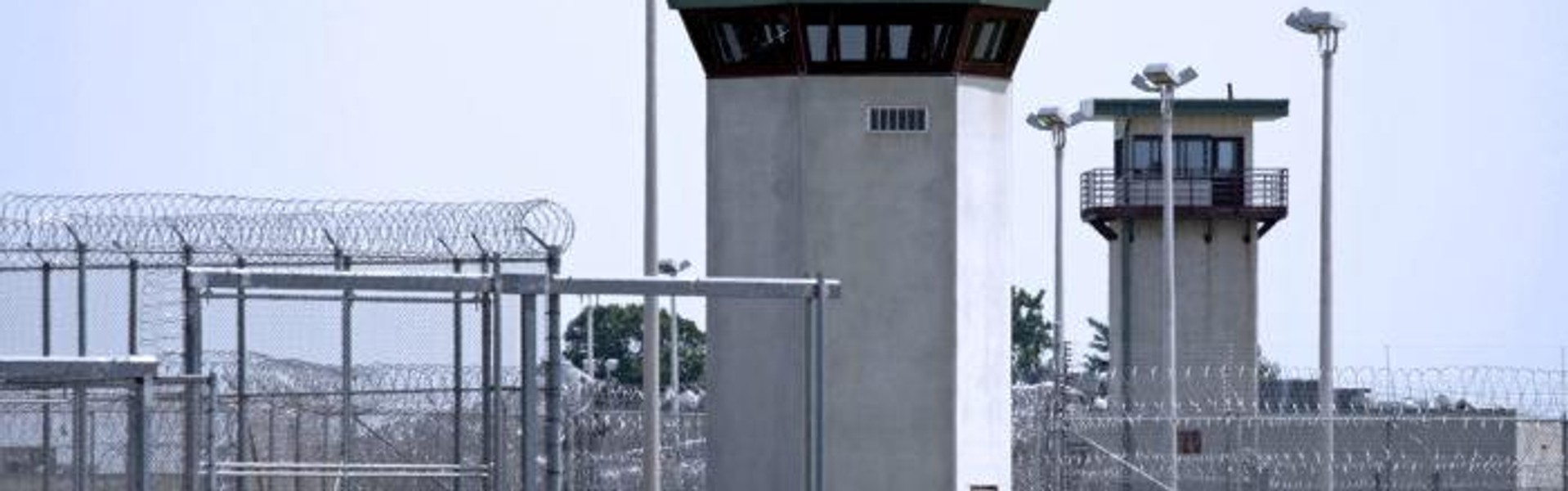 Cover Image for Retroactive Bill Could Free Hundreds Of Inmates Serving Sentences For Minor Drug Possession