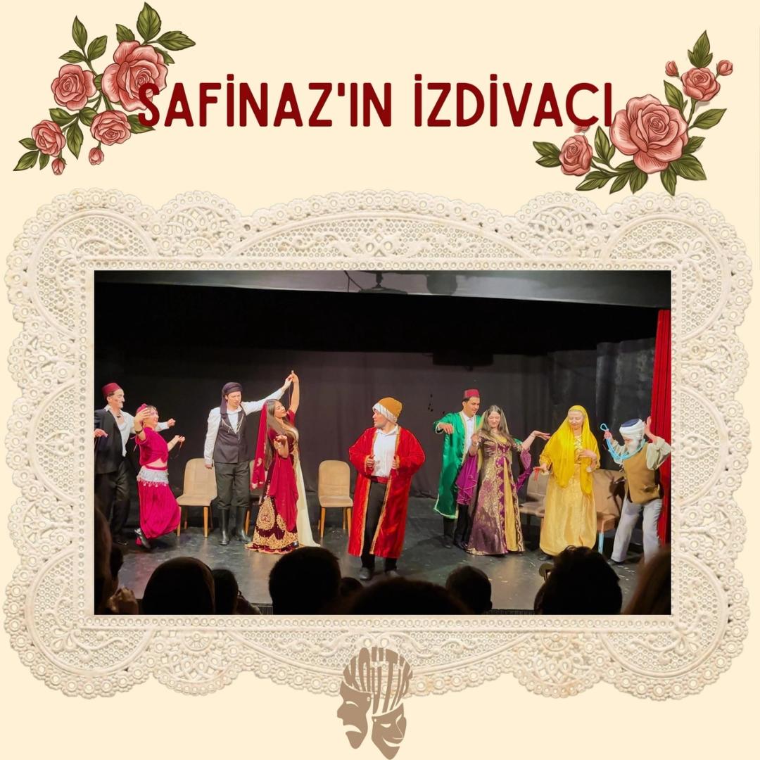 Safinaz’ın İzdivacı için Instagram tanıtım görseli; oyunun adı çiçekli açık renk zeminde büyük harflerle yazıyor.
