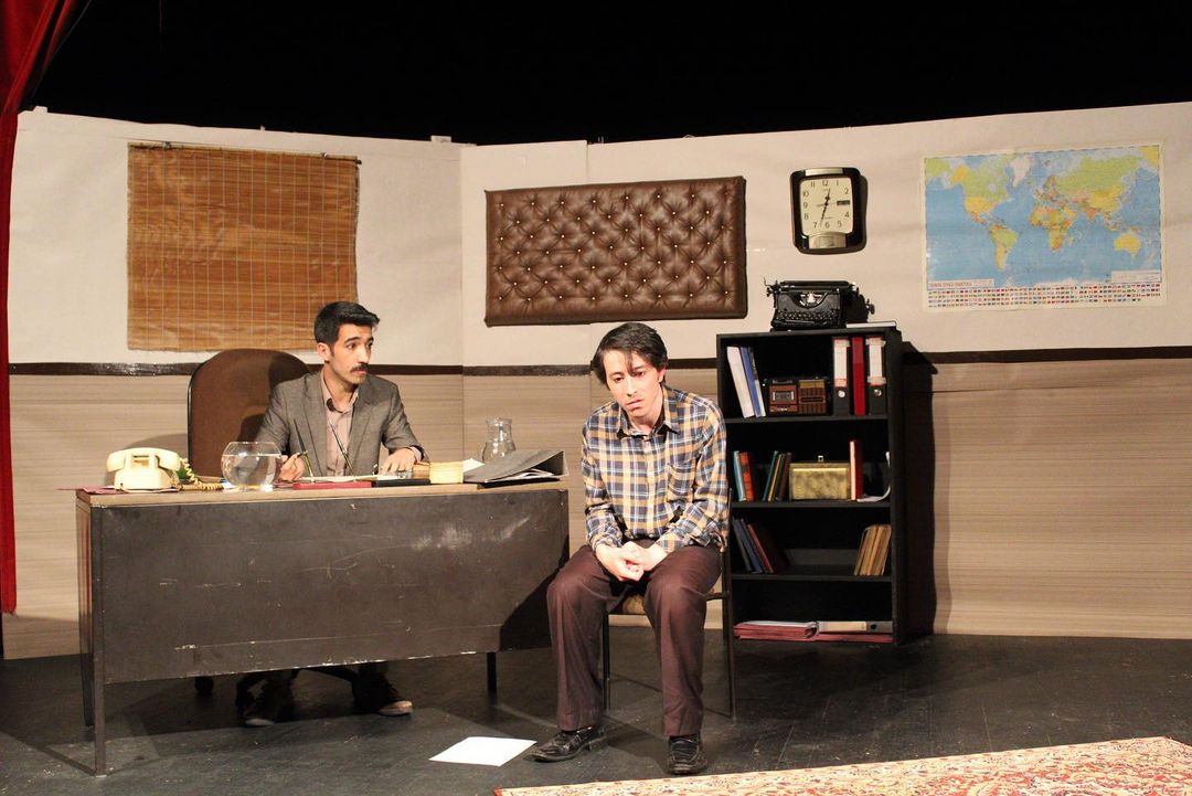 İçerdekiler oyunundan sahne fotoğrafı 3