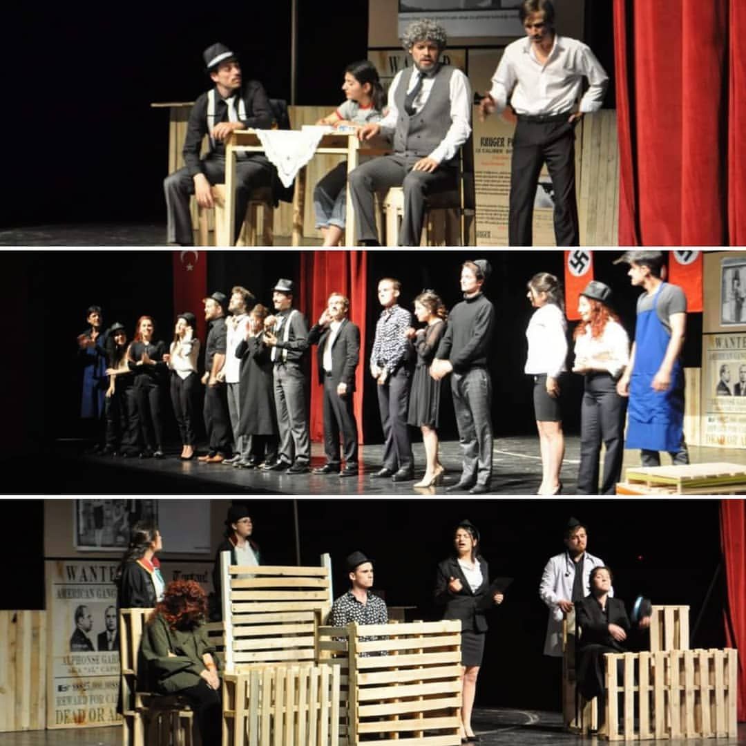 Arturo Ui'nin Önlenebilir Yükselişi oyunundan sahne fotoğrafı 1