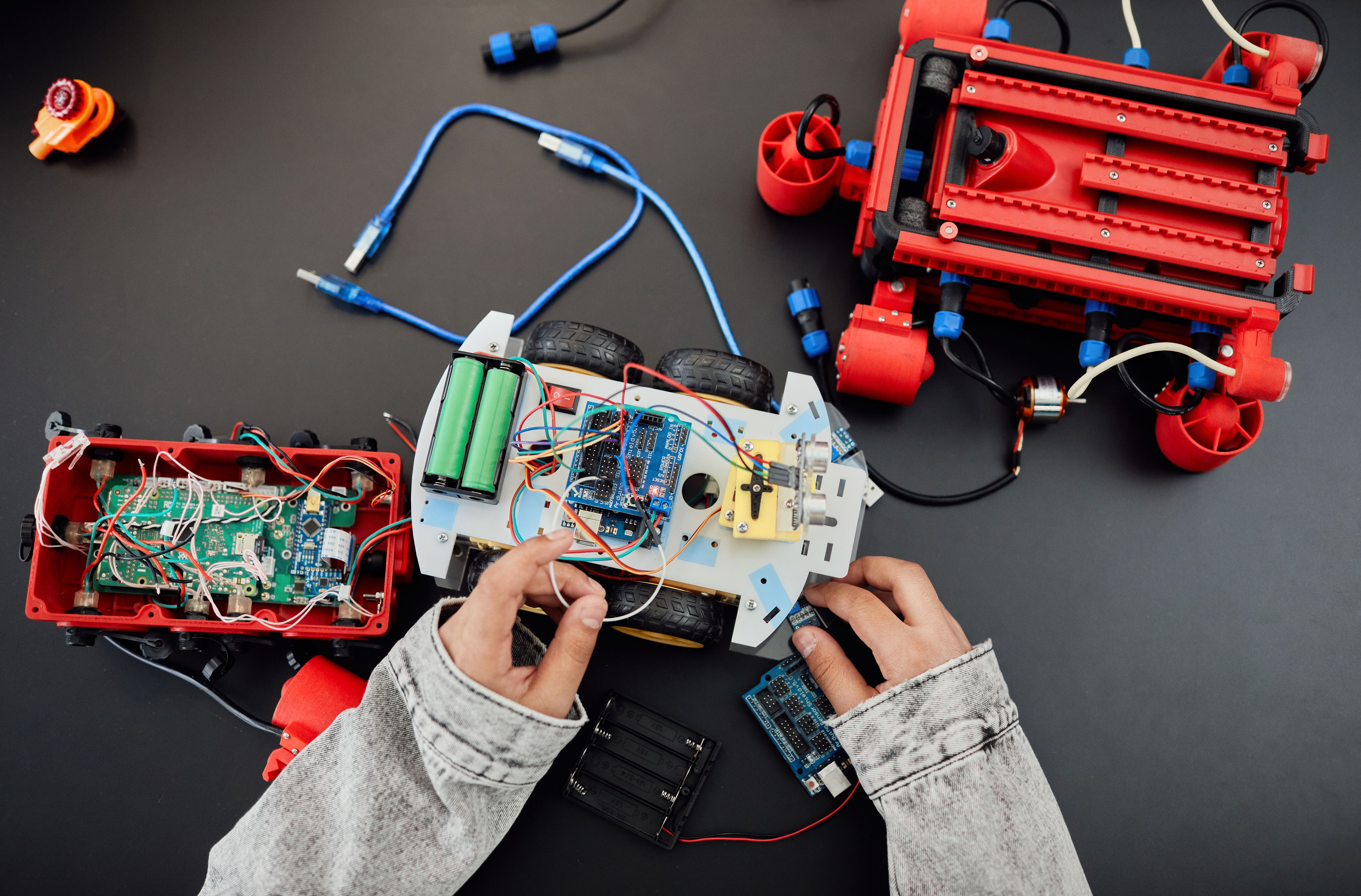 A vous de jouer ! Défis robotiques en famille