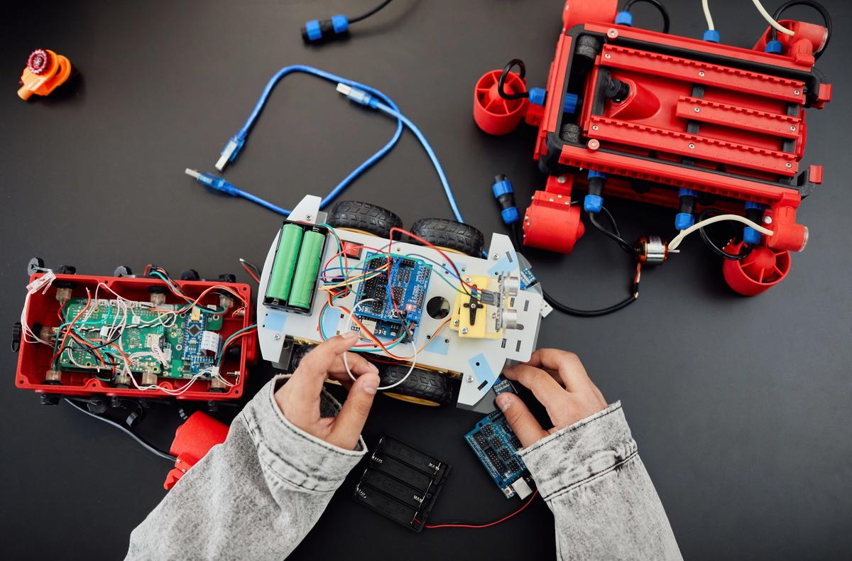 A vous de jouer ! Défis robotiques en famille