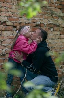 „Tėtis man reiškia pusę mano gyvenimo" — Dzūkijos vaikai apie tėčius prieš Tėvo dieną