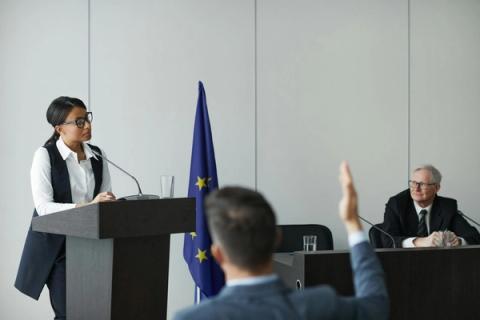 Budrys lips ant scenos, kurią Europa statė 20 metų: Prahoje – ne tik žodžiai apie pergalę