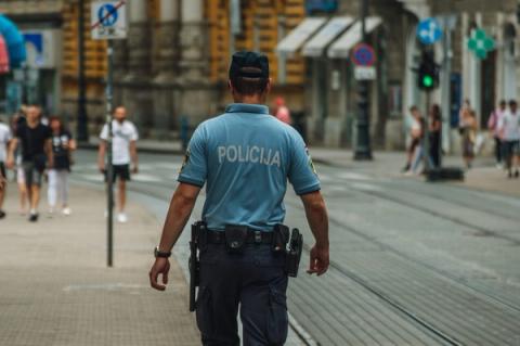 Sąmonės netekęs vyras Kauno bendrabutyje: 2,62 promilės ir areštinė