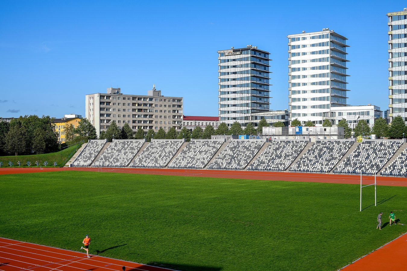 Venciūnų aikštelė atgimsta su nauja danga