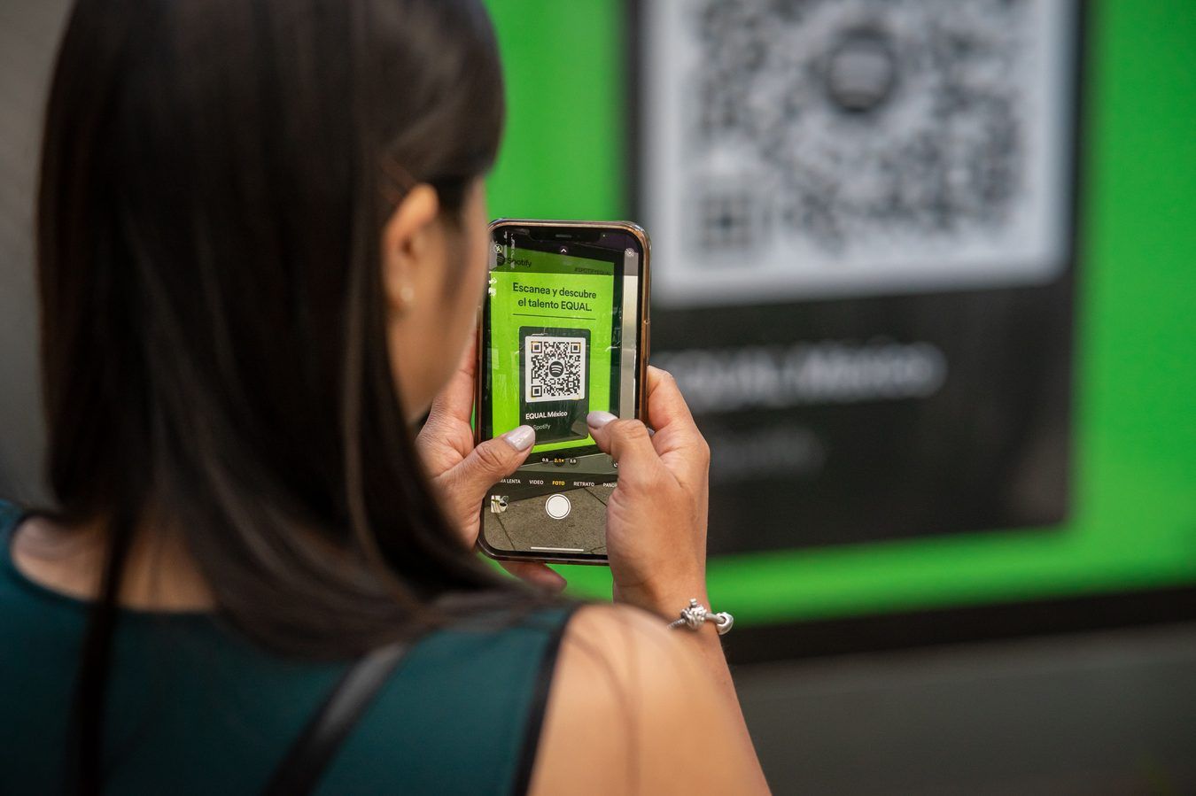 Nuskenavai QR kodą — ir dingo pinigai? Kodėl ta kortelė gali būti spąstai