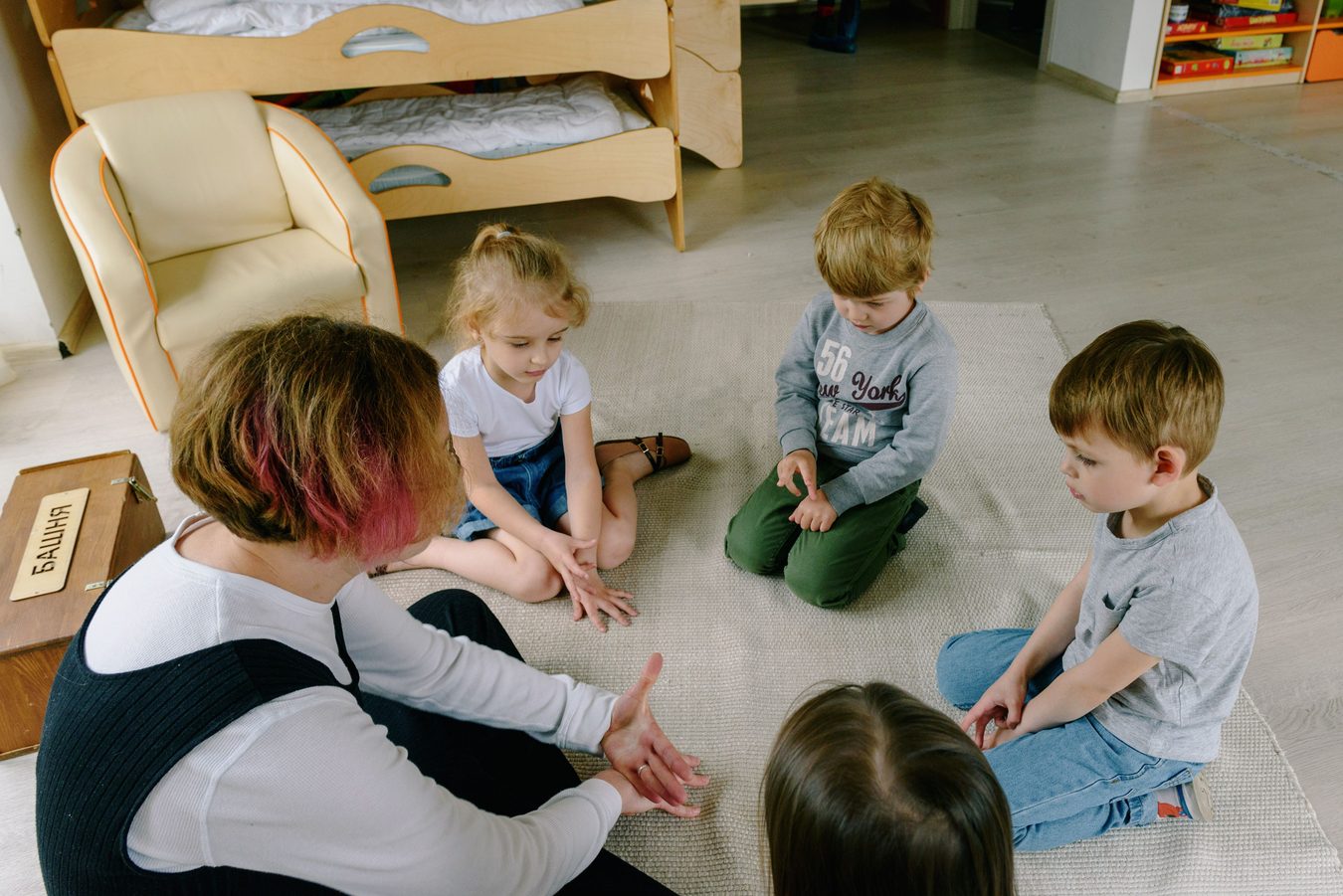 Į Alytų grįžtančioms šeimoms Šv. Benedikto gimnazija siūlo mokymą anglų kalba