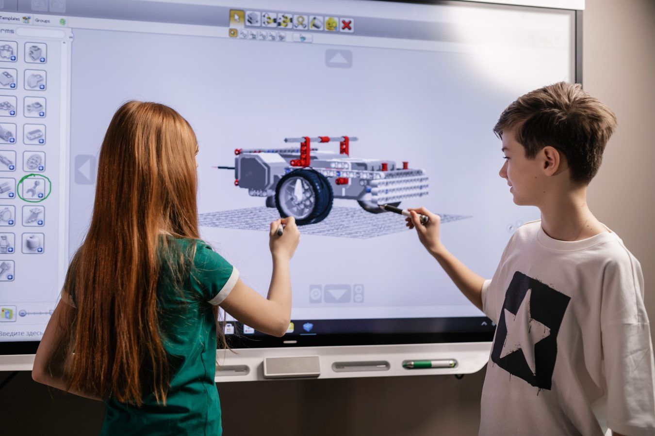 Kaip veikia robotas? Simno mokiniai dabar gali tai išbandyti patys