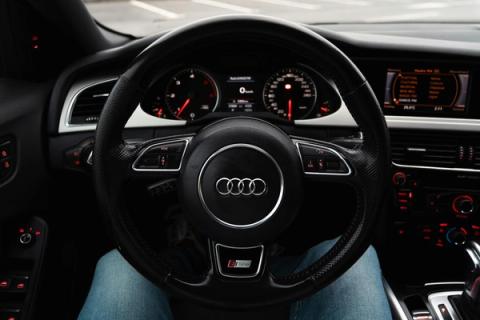 „Vos netapo paskutine vakariene": „Audi" be stabdžių rėžėsi į Alytaus rajono kavinę