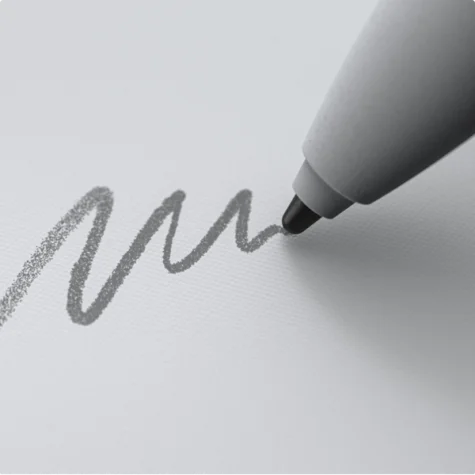 The Marker drawing a winding line on reMarkable 2.