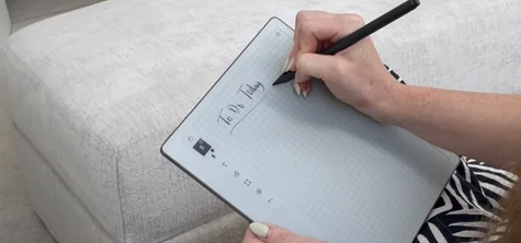 Mia Siddique writing on her reMarkable Paper Pure tablet: "To do today".