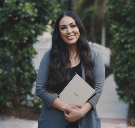 A portrait of Kellie Gerardi